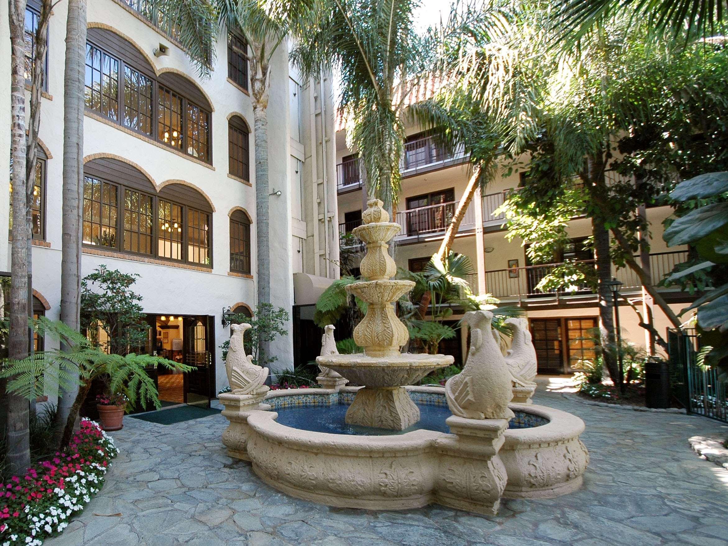 Buena Park Grand Hotel & Suites Exterior photo